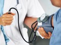 Khám sức khoẻ cho người dân ở Bệnh viện Việt Đức