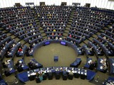 Ngày 20/5, Nghị viện châu Âu đã thông qua nghị quyết bãi bỏ việc xem xét phê duyệt Hiệp định Đầu tư toàn diện Trung Quốc - EU (Ảnh: Reuters).