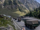 Nhiều nguồn tin Ấn Độ và nước ngoài cho biết Ấn Độ đã tăng thêm 50 ngàn quân ra biên giới Trung Ấn và thay đổi thế trận bố trí (Ảnh: Deutsche Welle).