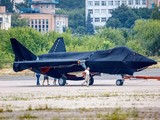 Hình ảnh chiếc máy bay bí ẩn xuất hiện tại sân bay Zhukovsky hôm 15/7 (Ảnh: AP).