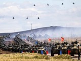 Quân đội Nga tập trận (Ảnh: Dwnews).