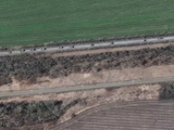 Ảnh vệ tinh của Mỹ chụp ngày 8/4 cho thấy đoàn xe quân sự Nga dài 15km đang kéo về miền Đông Ukraine (Ảnh: MAXAR).