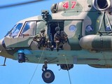 Lực lượng đặc nhiệm Nga tiếp nhận "xe tăng bay" Mi-8AMTSh-VN (Ảnh: AiF)
