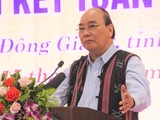 Chủ tịch nước Nguyễn Xuân Phúc phát biểu tại ngày hội đại đoàn kết toàn dân tộc với nhân dân ở xã Ba, huyện Đông Giang, tỉnh Quảng Nam.
