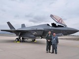 Nhật Bản nhận chiếc máy bay chiến đấu tàng hình F-35A đầu tiên tại căn cứ không quân Luke, bang Arizona, Mỹ