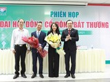 Ông Lê Hồng Phương (thứ 2 từ trái qua) và bà Trần Thị Thu Hằng vào HĐQT Kienlongbank (Nguồn: KLB)