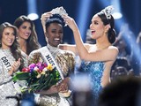 Tân Hoa hậu Hoàn vũ thế giới 2019 trong khoảnh khắc đăng quang