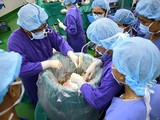 Một ca phẫu thuật lấy tạng hiến tại Bệnh viện Hữu nghị Việt Đức (Ảnh: BVCC)