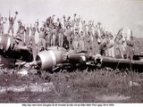 Máy bay ném bom B-26 Invader do Mỹ viện trợ là máy bay ném bom chính của Pháp tại ĐBP nhưng đã bị Việt Minh bắn hạ..