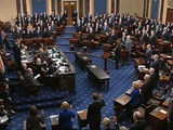 Các nhà lập pháp tại Thượng viện tuyên thệ, bắt đầu phiên xét xử Tổng thống Trump (Nguồn: Axios)