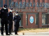 Viện virus học Vũ Hán, Trung Quốc là tâm điểm trong cuộc tranh cãi về nguồn gốc COVID-19 (Ảnh: Reuters)