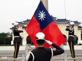 Giới quan sát Trung Quốc cho rằng phát ngôn của ông Campbell phù hợp với quan điểm Mỹ áp dụng với Đài Loan (Ảnh: EPA)