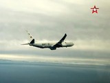Máy bay ném bom Mỹ bị chiến đấu cơ Nga theo sát cho đến lúc quay đầu (Ảnh: The Sun)