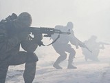 Rất nhiều thường dân Ukraine tham gia các buổi tập quân sự trong những tháng gần đây (Ảnh: AFP)
