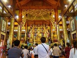 Đề nghị Bộ Nội vụ, Trung ương Giáo hội Phật giáo Việt Nam tăng cường tuyên truyền các giá trị đích thực của tôn giáo tín ngưỡng và nghi lễ truyền thống cho Phật tử, du khách. Ảnh: Internet