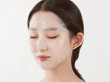 Đắp mặt nạ thường xuyên không chỉ cải thiện làn da mà còn hạn chế làn da khô.