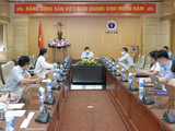 Bộ trưởng Bộ Y tế Nguyễn Thanh Long chỉ đạo cuộc họp (Ảnh - Trần Minh)