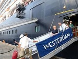Phương án xử lý chuyến bay có khách từng đi trên tàu Westerdam. Ảnh: AP