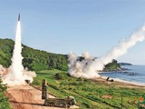 Quân đội Hàn Quốc phóng thử tên lửa Hyunmoo-2 có tầm bắn 300km (Ảnh: 81.cn).