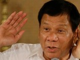 Giới nghiên cứu cho rằng sau khi thất bại trong chính sách thân Trung Quốc , ông Duterte đang quay lại với Mỹ (Ảnh: AP).