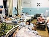 Các nạn nhân bị thương trong vụ đánh bom khủng bố đang điều trị trong bệnh viện (Ảnh: AP).
