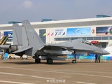 Chiếc J-16D được trưng bày trong trạng thái tĩnh tại Triển lãm Hàng không Chu Hải (Ảnh: QQ)