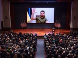 Ngày 16/3, Tổng thống Ukraine Zelensky phát biểu qua mạng với Hạ nghị viện Mỹ, yêu cầu viện trợ quân sự thêm cho Ukraine chống Nga (Ảnh: AP).