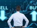 Những cổ phiếu “đem Tết” và những cổ phiếu làm “mất Tết” của nhà đầu tư