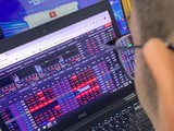VN-Index giảm phiên thứ tư liên tiếp, EIB giao dịch thỏa thuận 'khủng' 81,2 triệu cổ phiếu