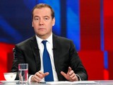 Cựu Tổng thống Nga Dmitry Medvedev nêu quan ngại về quan hệ Nga-Mỹ và tầm ảnh hưởng với sự ổn định của thế giới (Ảnh: RT)