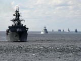 Hạm đội tàu của Nga, Trung Quốc đã đi qua eo biển Tsugaru vào ngày 18/10 (Ảnh: CNN)