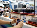 Mo hình tàu ngầm tự đóng của Đài Loan được trưng bày ở Kaohsiung (Ảnh: Reuters)