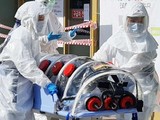 Biến chủng Omicron được dự đoán là nguyên nhân gây ra làn sóng Covid-19 lớn trong năm 2022 (Ảnh minh họa: EPA).