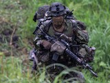 Binh sĩ Nhật Bản trong một cuộc tập trận chung với lực lượng Pháp và Mỹ, tháng 5/2021 (Ảnh: Reuters)