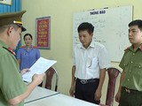 Cơ quan điều tra công bố quyết định khởi tố ông Trần Xuân Yến, Phó giám đốc Sở GD&ĐT tỉnh Sơn La.