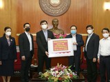 Công ty CapitaLand Việt Nam đã trao tặng Bộ Y tế 40.000 test xét nghiệm virus SARS-CoV-2. Ảnh: Thu Nguyệt