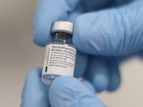 Vaccine COVID-19 Pfizer (Ảnh - Reuters)