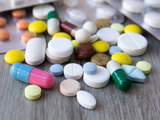 Nhà thuốc “online” bán thuốc chữa bệnh chưa được cấp phép lưu hành. Ảnh: Internet