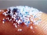 Kinh hoàng hơn 1.000 tấn vi nhựa rơi xuống mặt đất mỗi năm. Ảnh: Seeker.com
