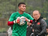 Thủ môn Y Êli Niê lại gặp chấn thương
