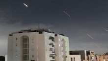 Israel phóng tên lửa trả đũa, Iran kích hoạt hệ thống phòng không