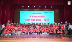 Các tân sinh viên của Trường Đại học Y Hà Nội hân hoan trong ngày khai giảng