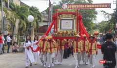 Diễu hành đón nhận danh hiệu Di sản văn hóa phi vật thể Quốc gia đối với lễ hội Tết Nguyên tiêu tại Hội An diễn ra sáng ngày 5/2