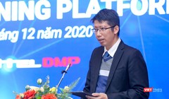Ông Đặng Đức Thảo - Phó Giám đốc Trung tâm không gian mạng Viettel giới thiệu về nền tảng khai phá dữ liệu đầu tiên của người Việt.