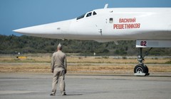 Máy bay ném bom chiến lược Nga Tupolev Tu-160 tại Venezuela.