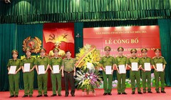 Trung tướng Trần Văn Vệ tạ Lễ công bố quyết định. Ảnh: BCA