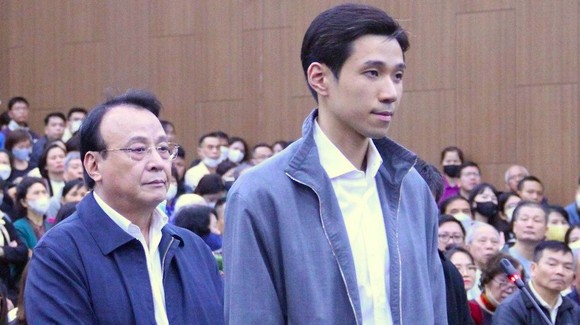 Ông Đỗ Anh Dũng và con trai Đỗ Hoàng Việt.