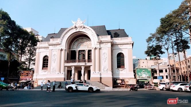 Nhà hát TP.HCM hiện tại ở trung tâm thành phố nhưng Nhà hát Giao hưởng Nhạc vũ kịch phải thuê địa điểm này để biểu diễn (Ảnh: Hoà Bình) 