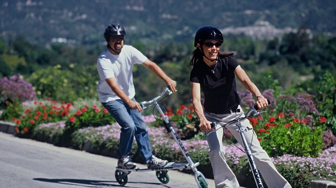 Trikke- Vừa lướt cùng chiếc scooter điện vừa tập thể dục