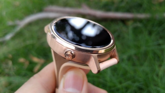Đồng hồ thông minh (smartwatch) Motorola Moto 360 (2015) vàng hồng